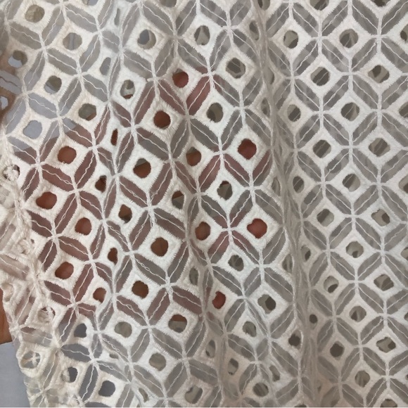 Banana Republic Women’s Dress Eyelet Belt V Neck Cream Lacey Full Skirt - Picture 4 of 9